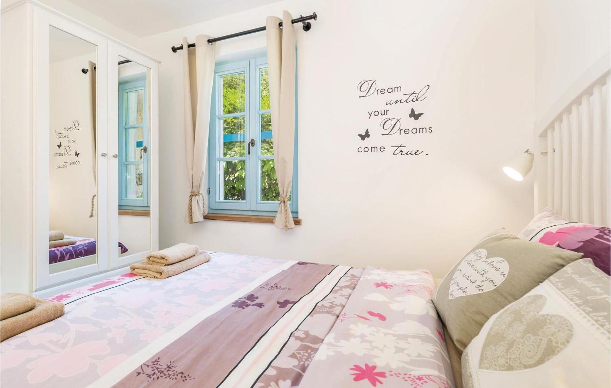 Stunning Home In Jurdani With Wifi Mucici 外观 照片