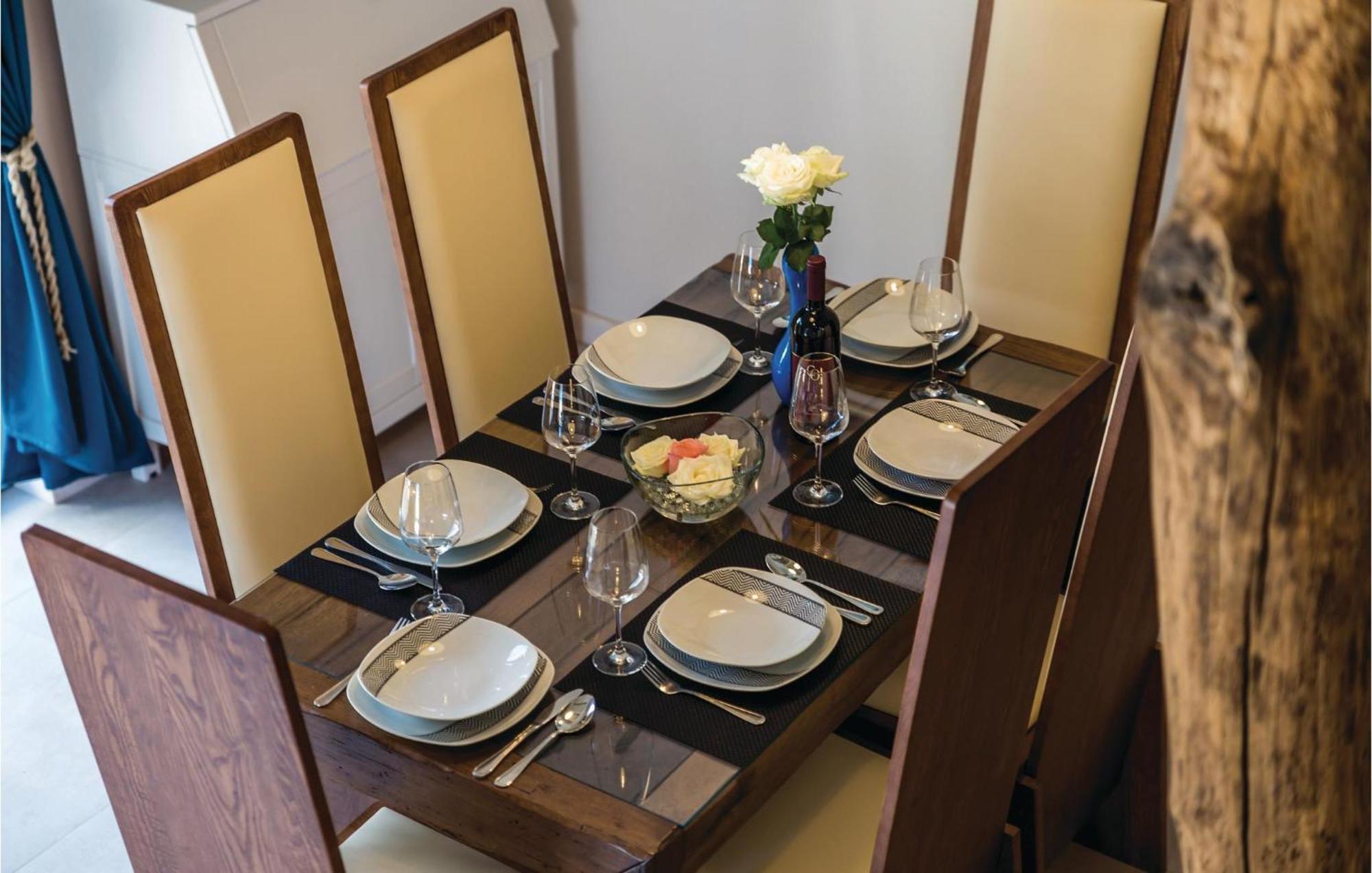 Stunning Home In Jurdani With Wifi Mucici 外观 照片