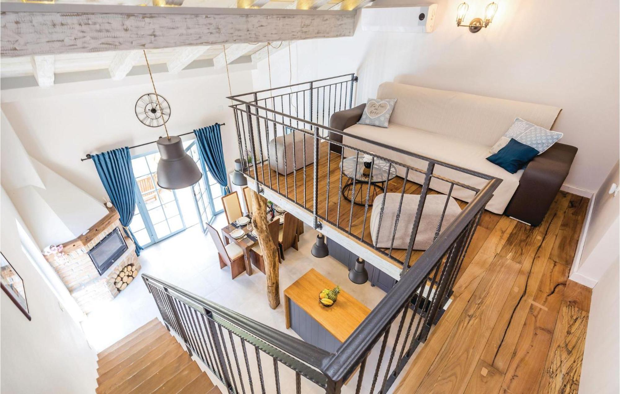 Stunning Home In Jurdani With Wifi Mucici 外观 照片