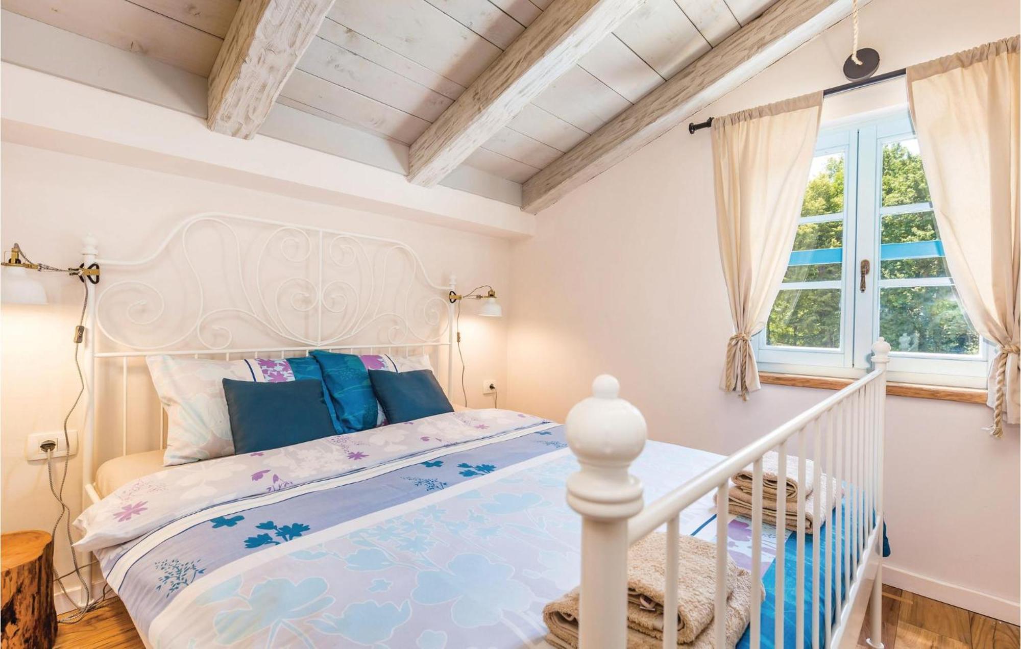 Stunning Home In Jurdani With Wifi Mucici 外观 照片
